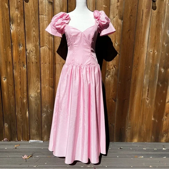 slim fit dress slacks Chanel Vintage Pink & White Striped Raw Silk Shantung Pleated Bodice G –  Amarcord Vintage Fashion main image 1